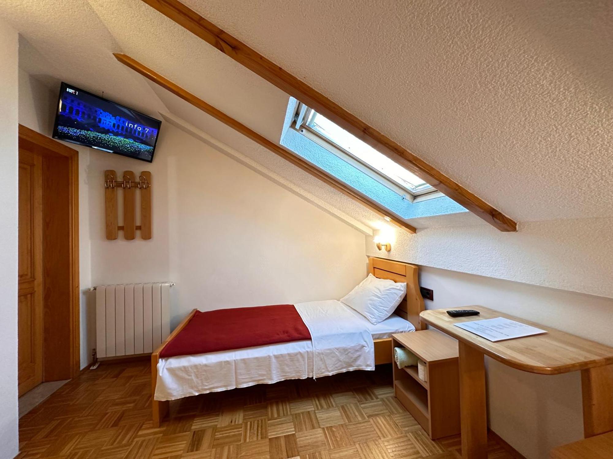 Apartman Miramare Otočac Exterior foto
